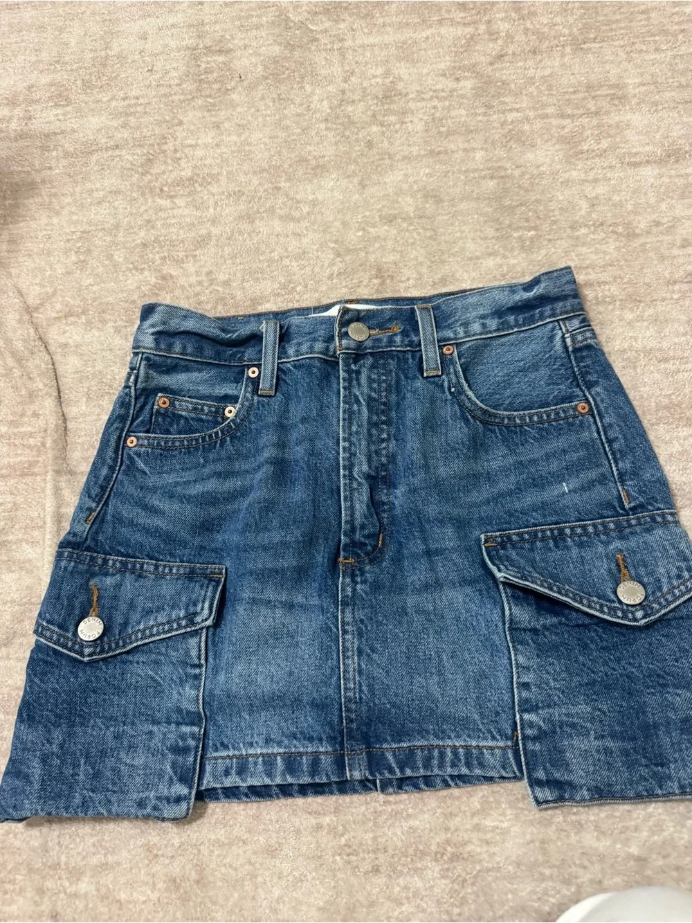 Aritzia denim forum cargo denim mini skirt size 23